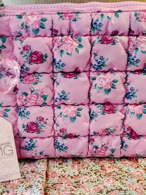 NWT Miss Gwen's OMG Accessories Floral Makeup Pouch, Strap, Heart Charm